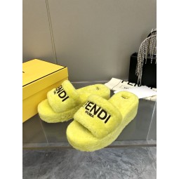 펜디 퍼 슬리퍼