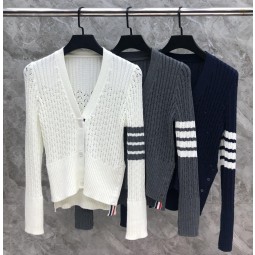 톰브라운 펀칭 가디건