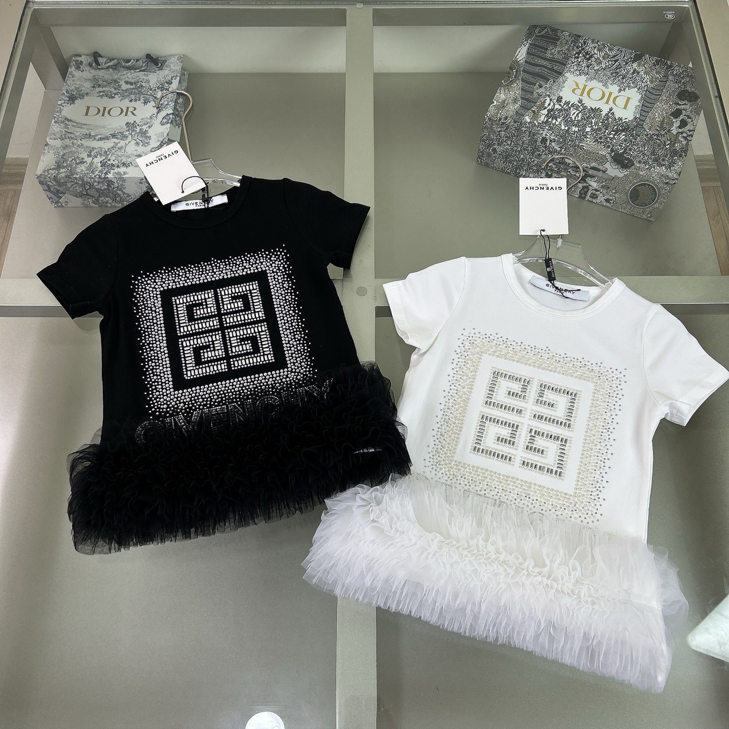 지방시 반팔티
