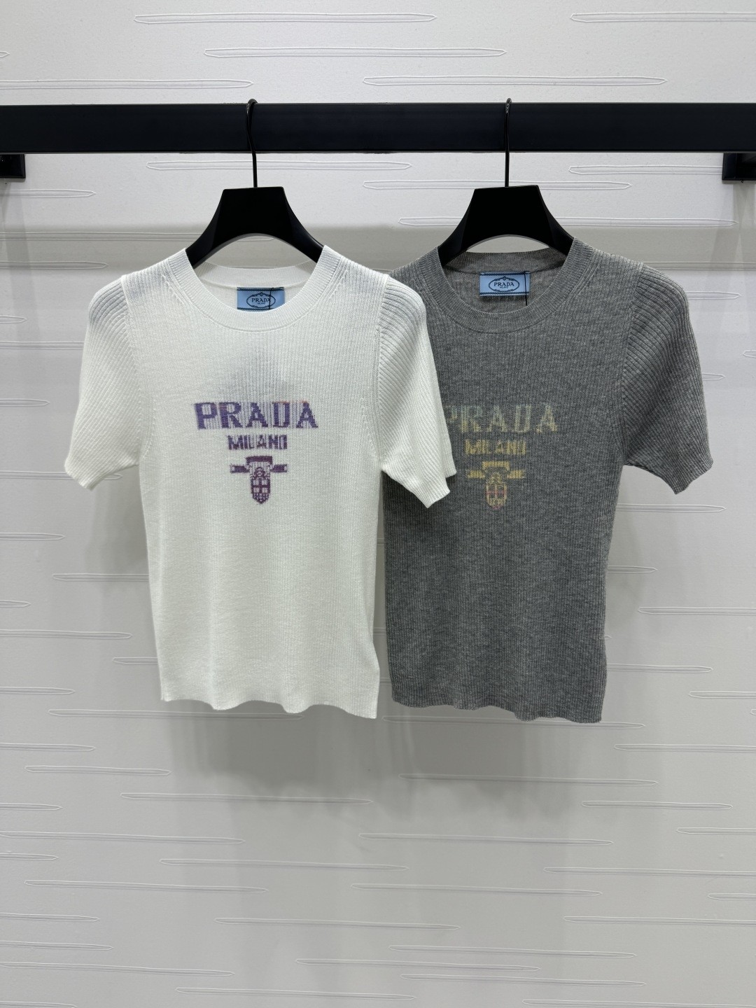 프라다 반팔티