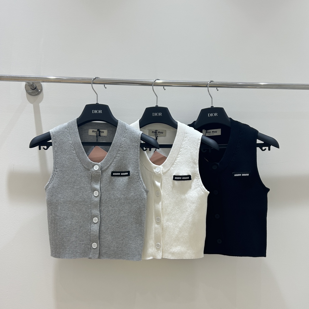 미우미우 민소매 니트조끼