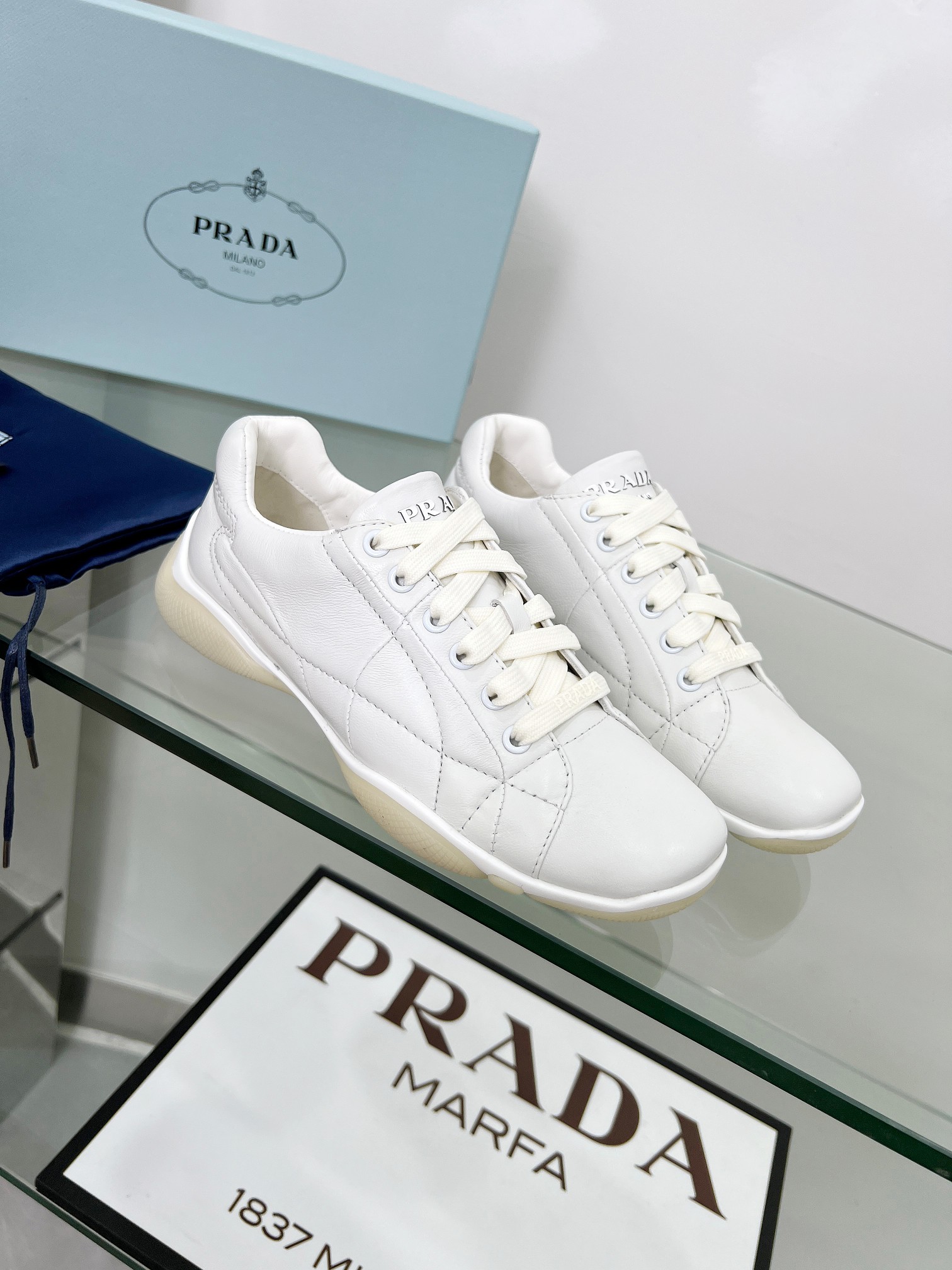 프라다 스니커즈