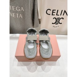 미우미우 타이어 스니커즈
