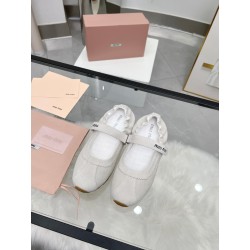 미우미우 스웨이드 플랫슈즈