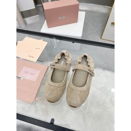 미우미우 스웨이트 플랫슈즈
