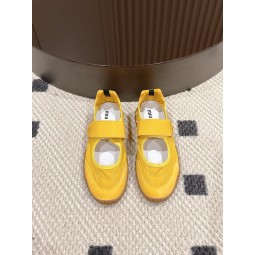미우미우 타이어 스니커즈