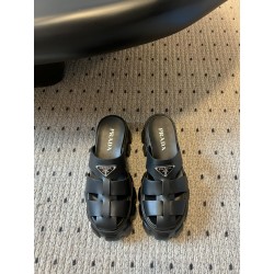 프라다 뮬 슬리퍼