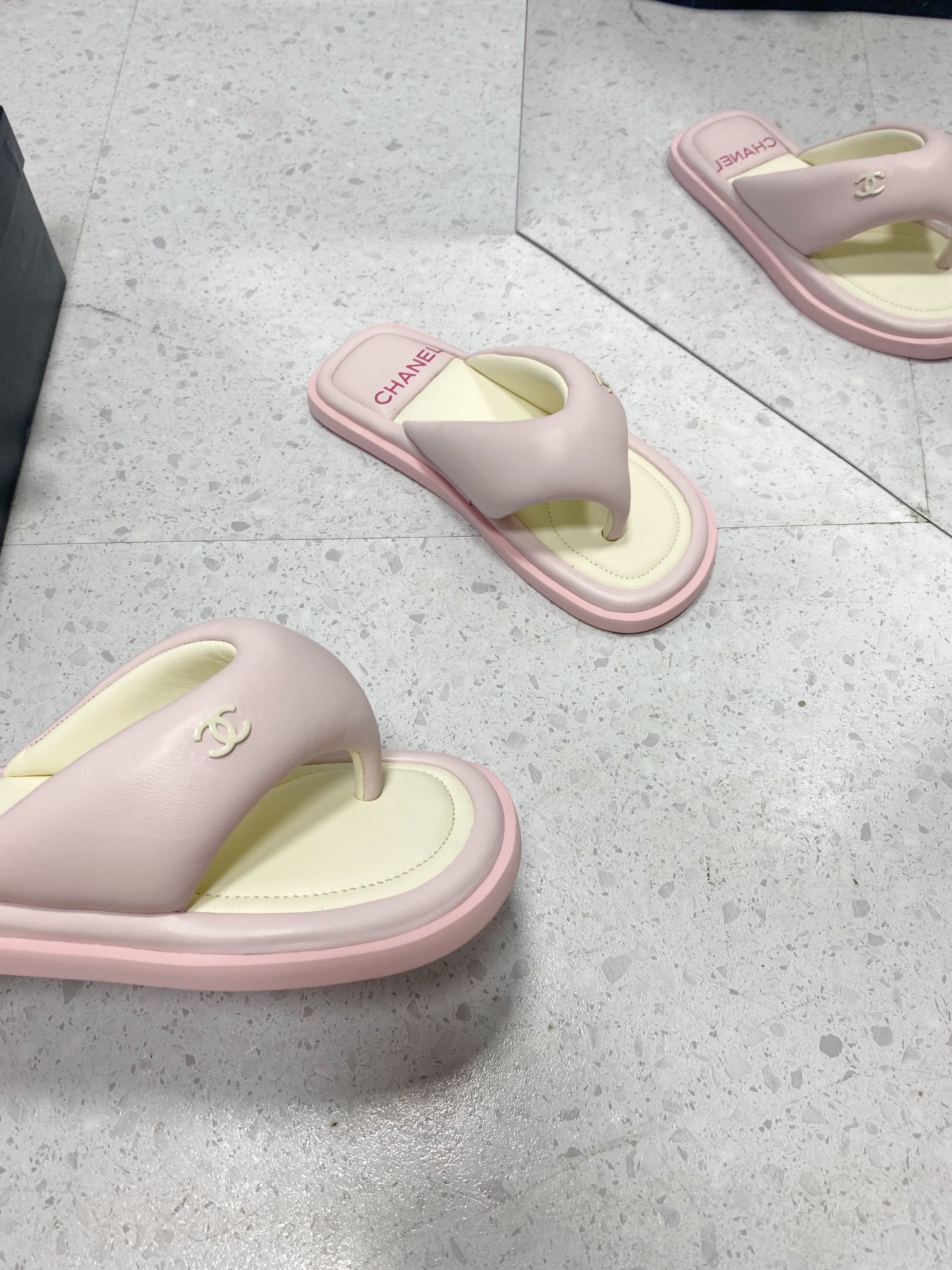 샤넬 쪼리