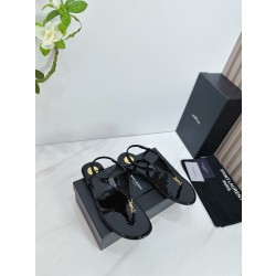 입생로랑 페이넌트쪼리샌들
